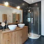 With Private Pool Semesterbostad Spa